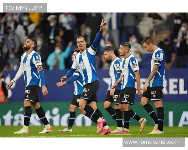 皇家社与赫罗纳的激烈对决谁能在西甲赛场上笑到最后