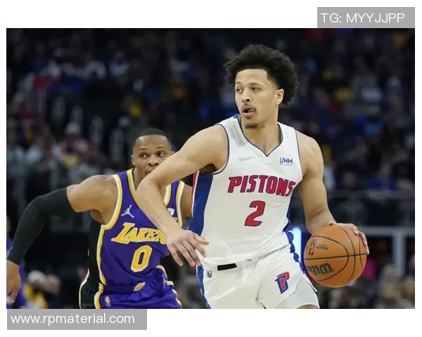 凯德坎宁安如何在NBA赛场上展现全能球技与领袖魅力