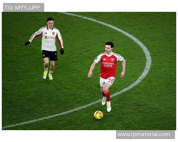 欧冠英超对决再掀高潮球迷期待巅峰对抗的精彩瞬间